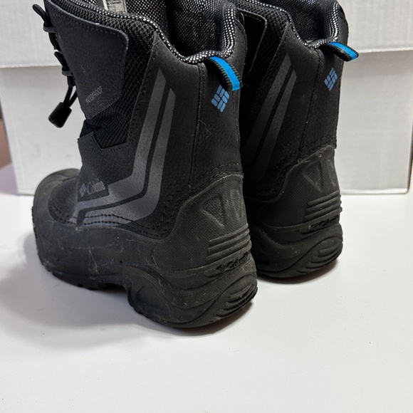 Columbia Snow Boots- Size Youth 4 - Picture 3 of 4